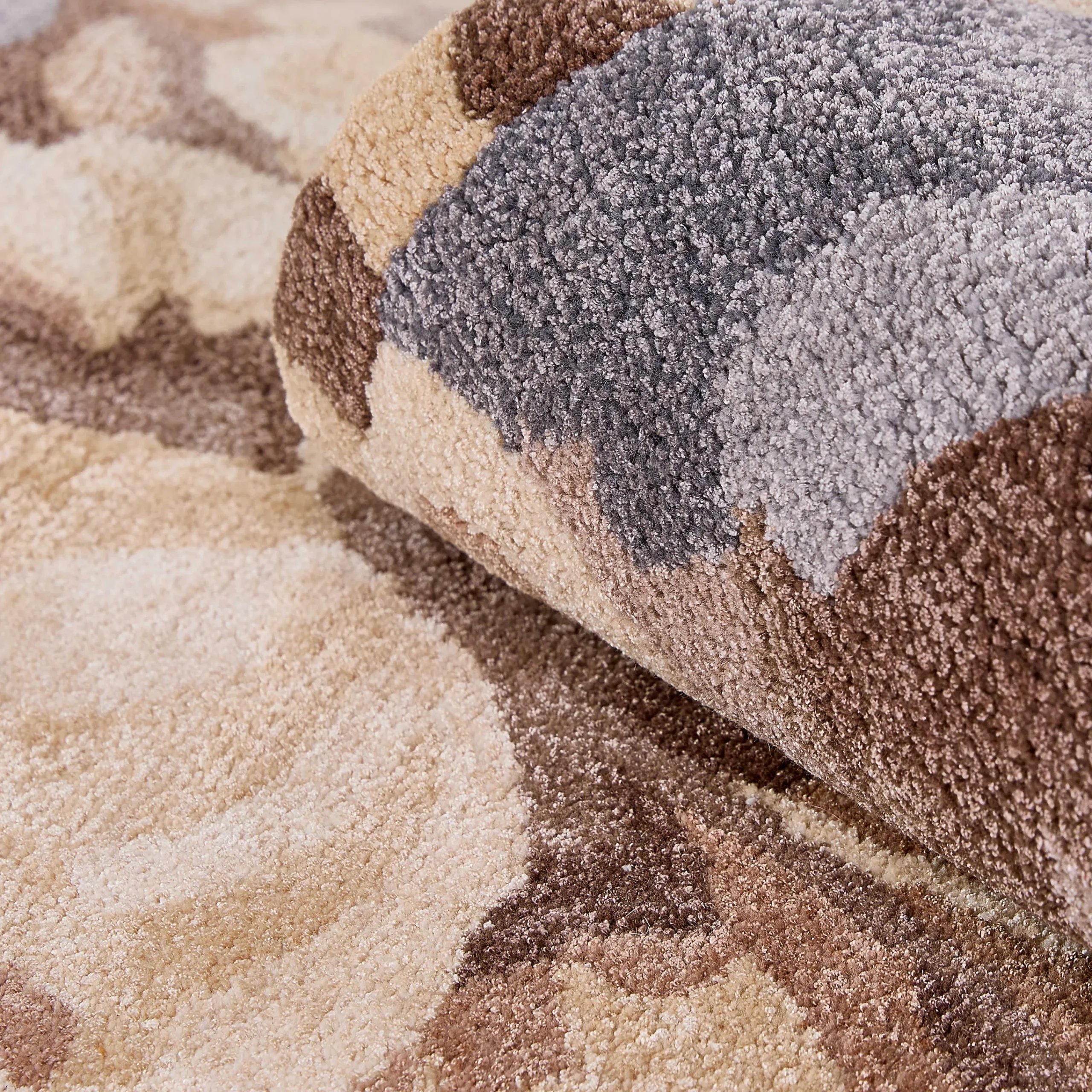 MacKenzie-Childs Coco Rose 2'3 x 3'9 Rug| Rugs