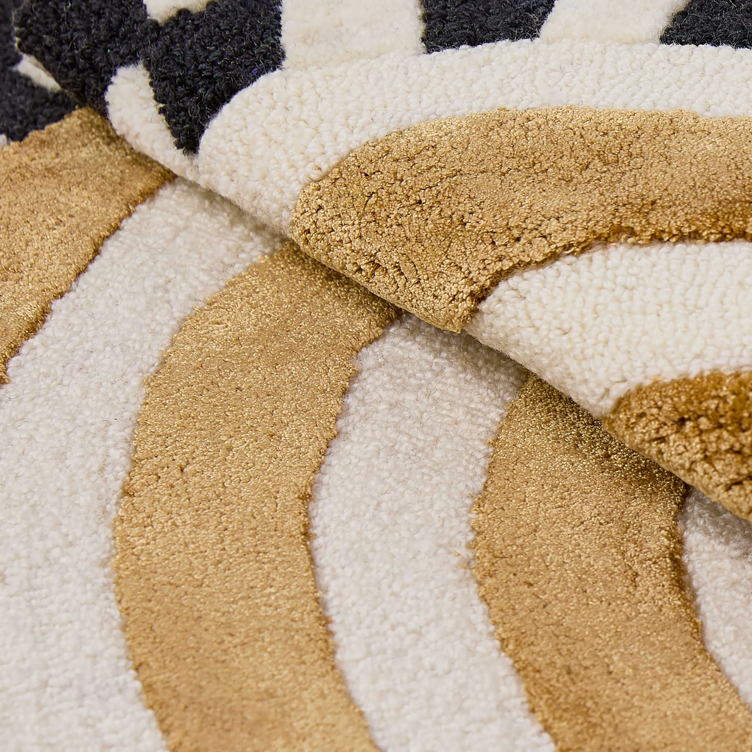 MacKenzie-Childs Concentric Circle Wheat 3' Round Rug| Rugs
