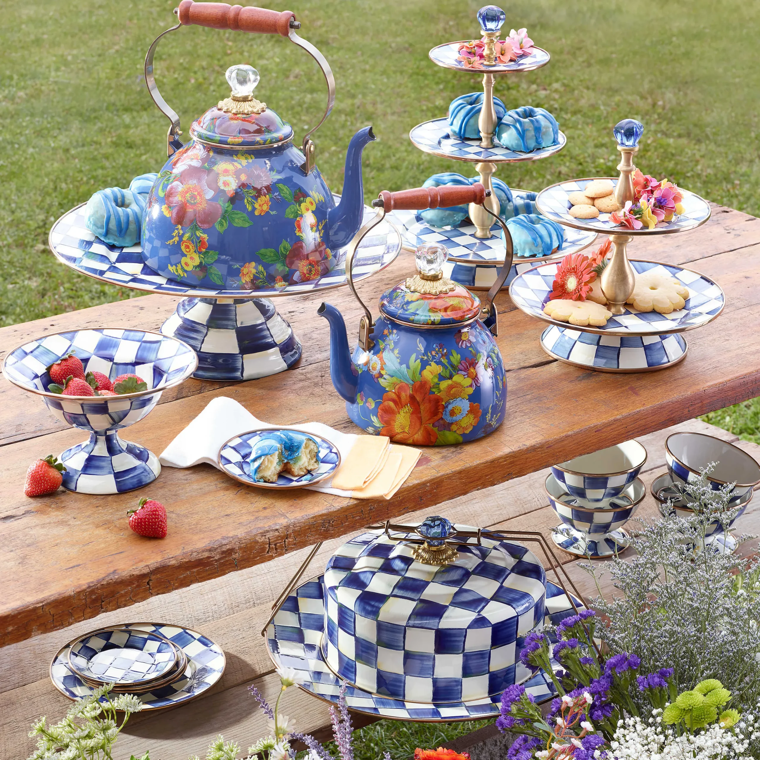 MacKenzie-Childs Royal Check Cake Carrier| Serveware